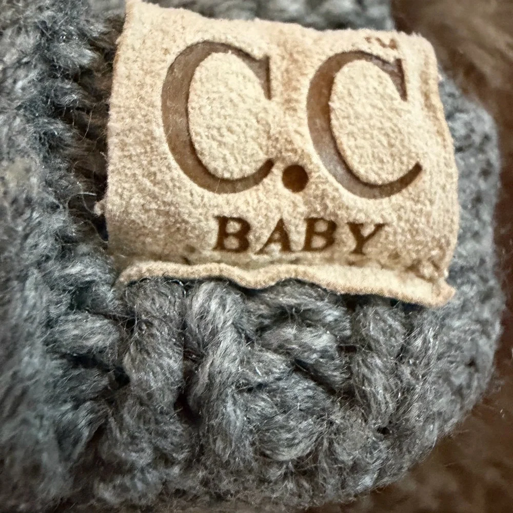 C.C Kids Pom Pom Beanie Set of 2- Black and Gray, EUC, winter, infant, hats.